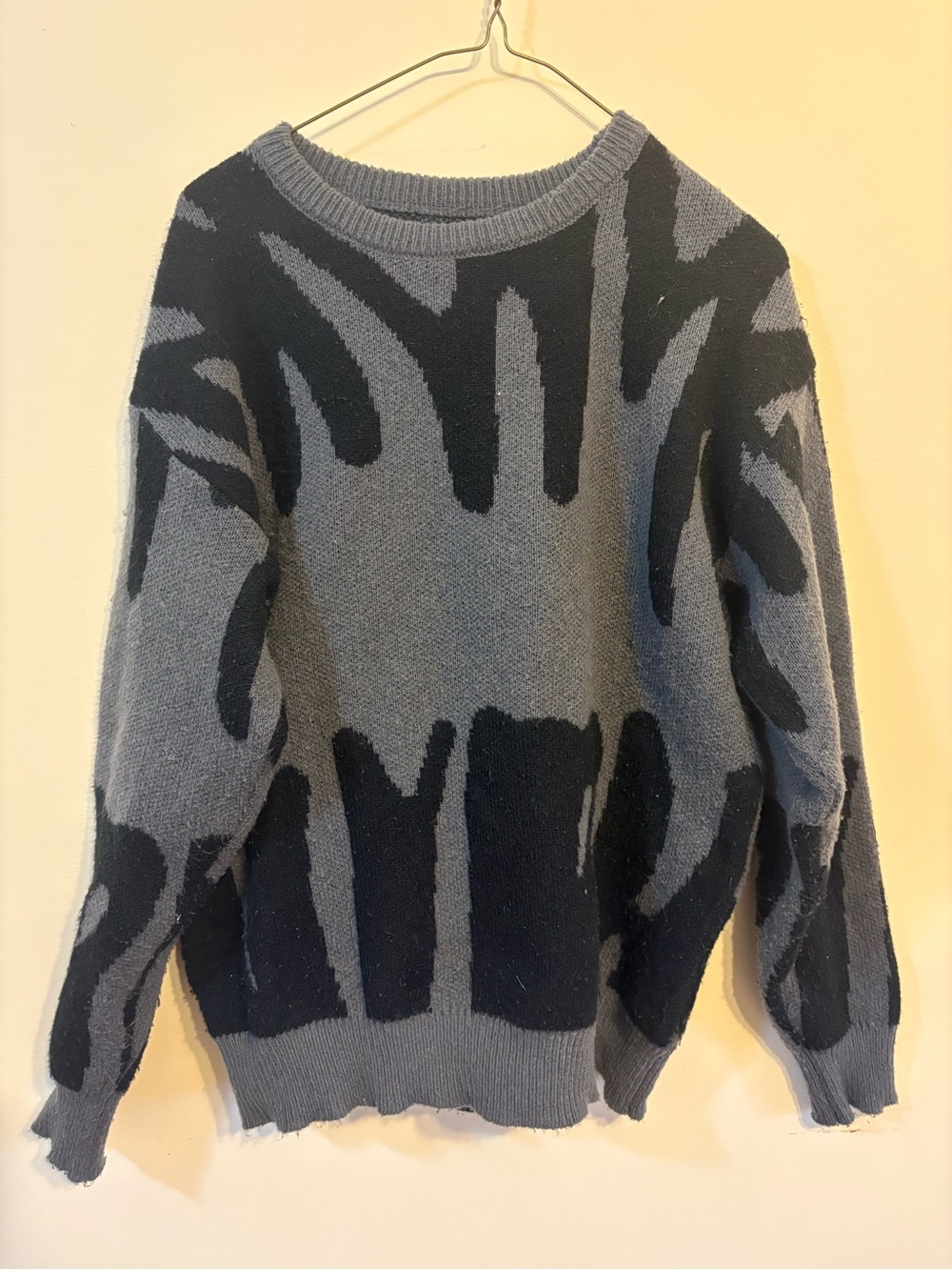 Men's Grey & Black Abstract Pattern Crewneck Sweater
